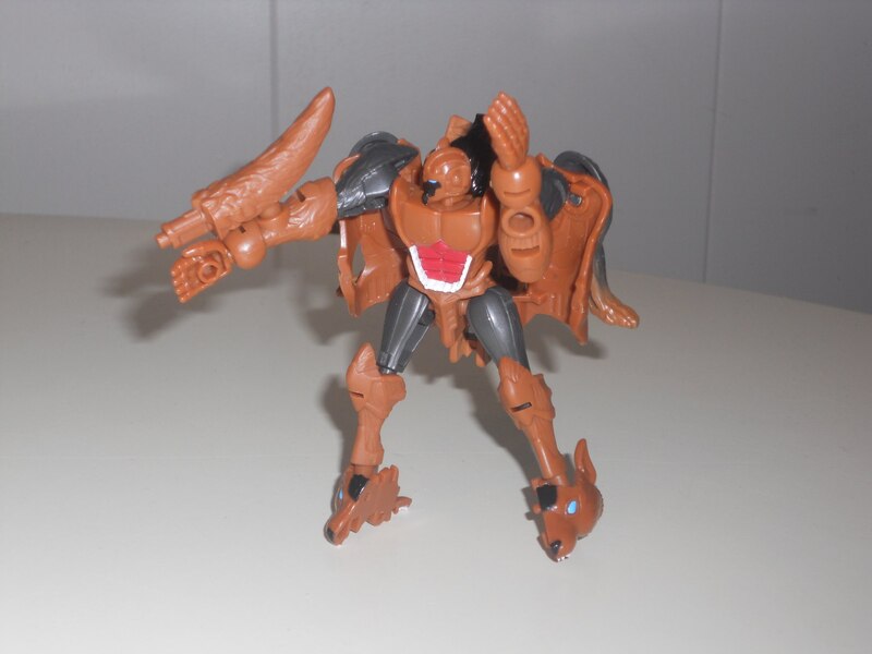 Image Of Core Class Tasmania Kid In Hand From Transformers Legacy United  (14 of 28)